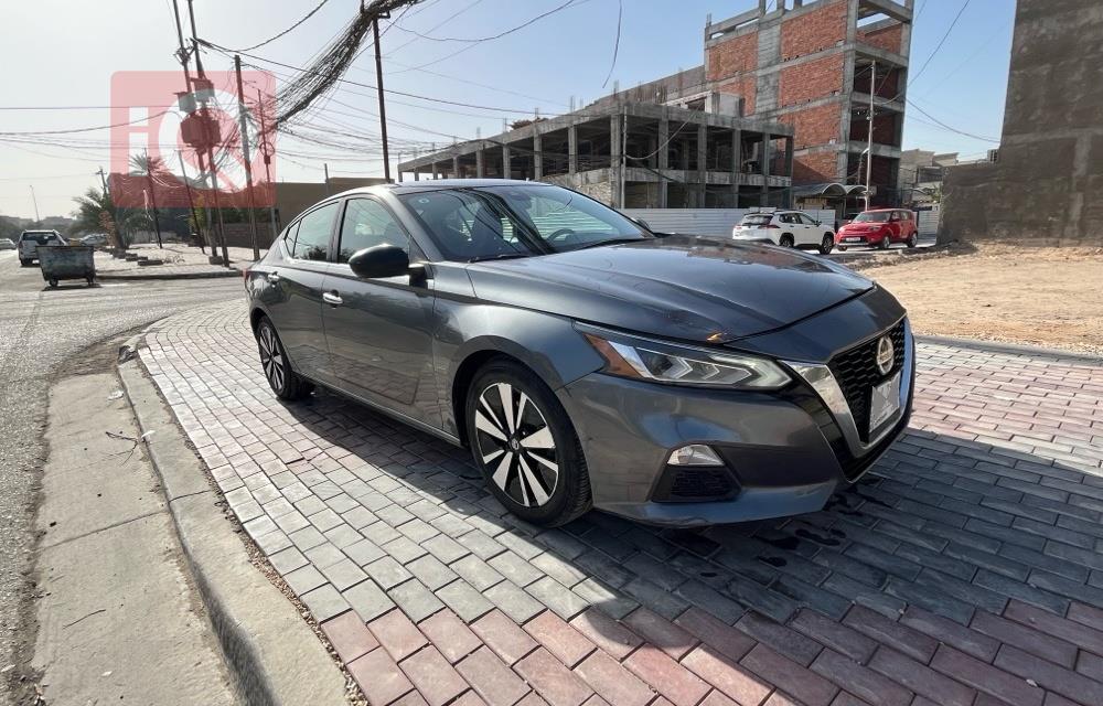 نيسان ألتيما